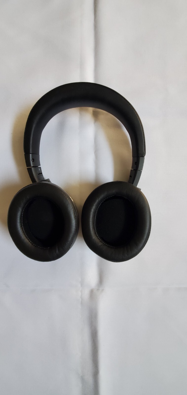 Raycon RBH820-BlK H20 Wireless Noise-Cancelling Over-the-Ear Headphones – Black
