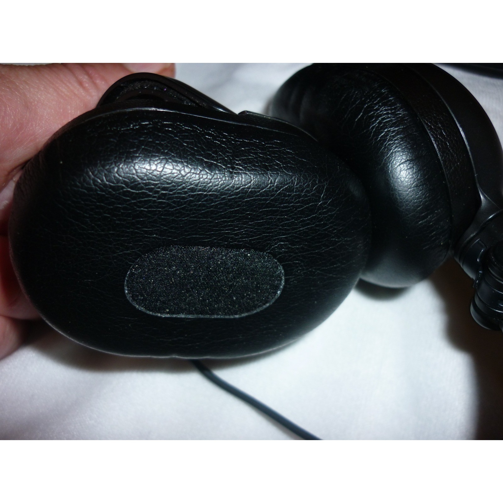Sony MDR-NC500D Digital Noise Canceling Headphones Travel Case Bundle