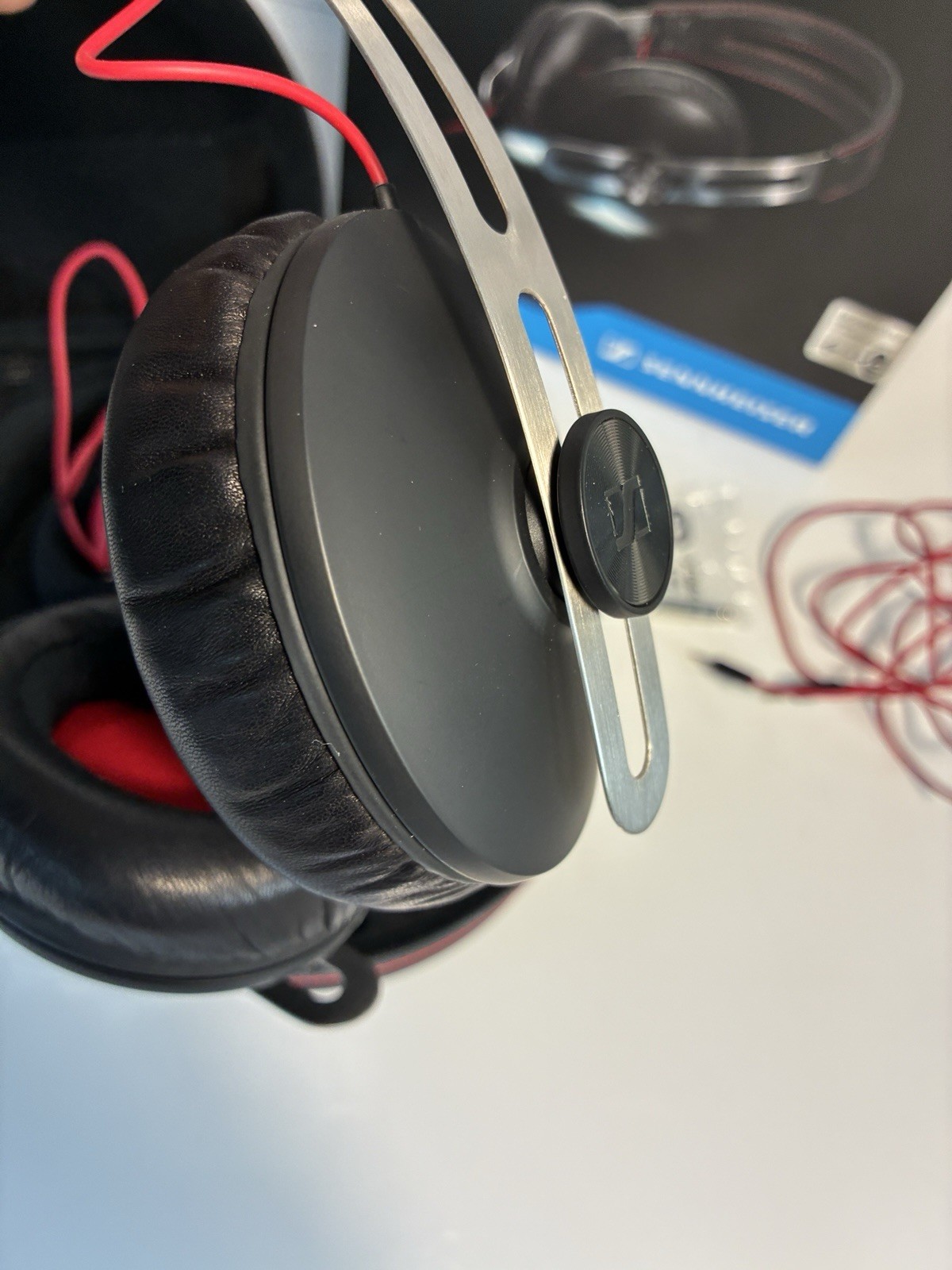 Sennheiser MOMENTUM Wired Over Ear Headphones – Black – iPhone