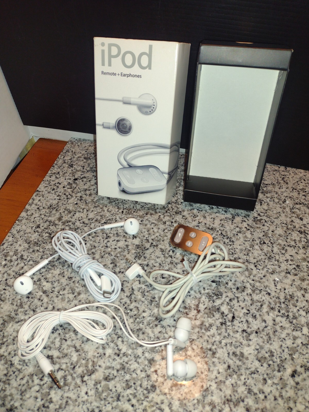 Apple iPod Remote & 2 Pair of Earphones w/Different Style Corded Jacks M9128G/A