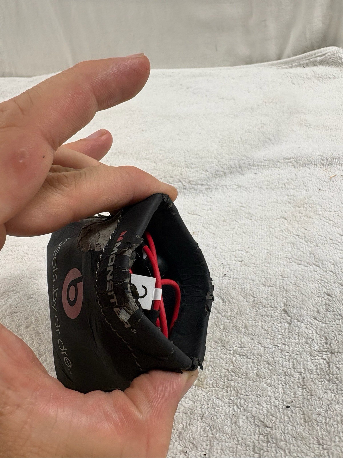 Monster Beats by Dr. Dre iBeats Wired Earbuds Red HTC Edition w/ Case & Tips