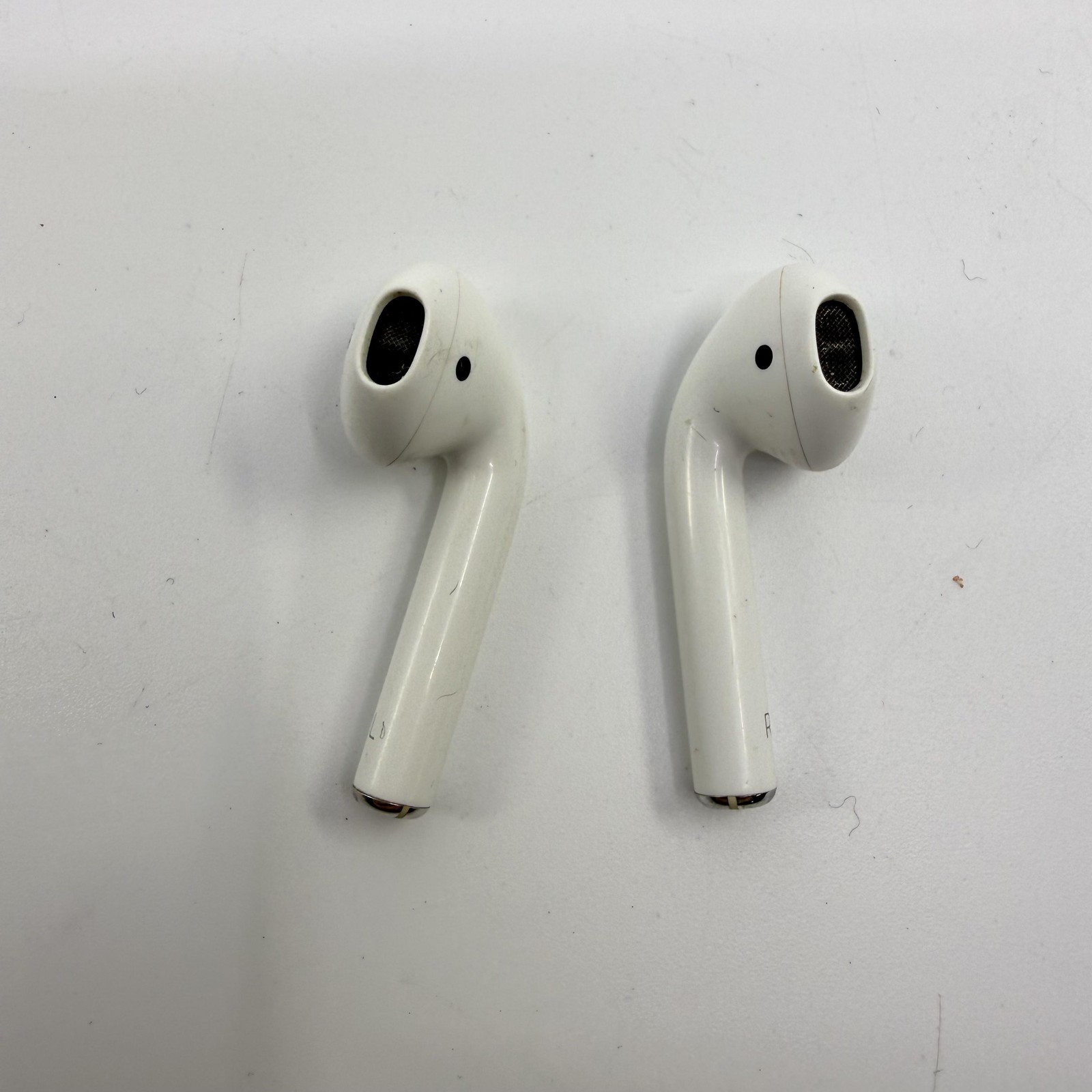 Apple AirPods A1602 EMC 2862 White Earbuds Charging Case Lightning Bluetooth*