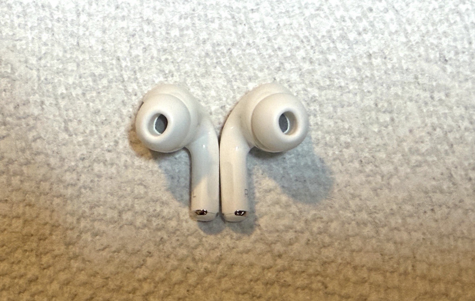 Apple AirPod Pro 1st Gen with MagSafe Charging Case A2190