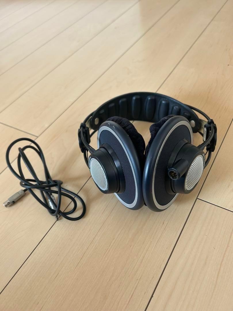 AKG Harmon K702 Reference Studio Headphones Over-Ear Beats Open-Back Black Good