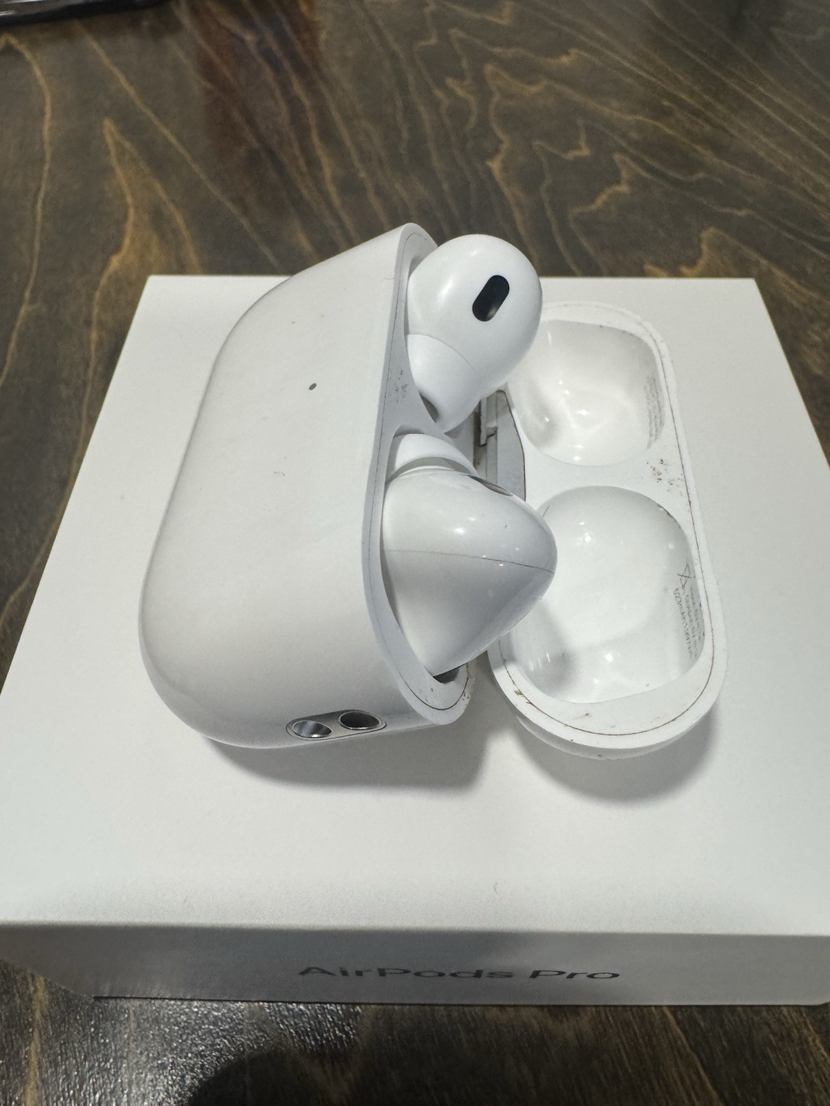 Apple AirPods Pro 2nd Gen White ANC Wireless Bluetooth Earbuds w/ MagSafe Case
