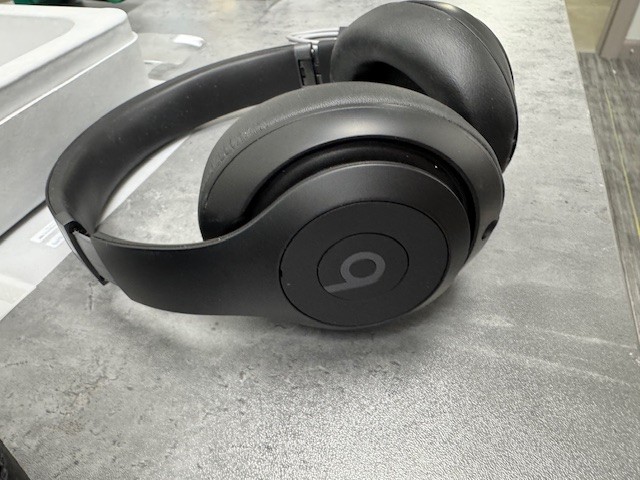 BEATS Dr. Dre Studio Pro A2924 Over Ear Wireless Headphones Black