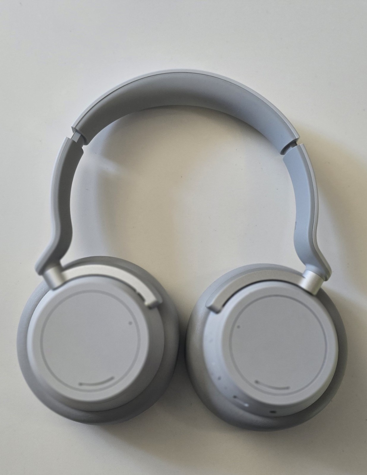 Microsoft Surface 2 Over the Ear Headphones – Light Gray