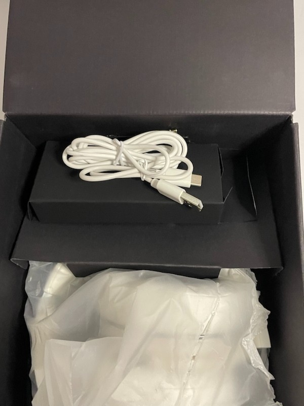 Raycon RBH820-WHI The Everyday Over-Ear Noise-Canceling Headphones – White