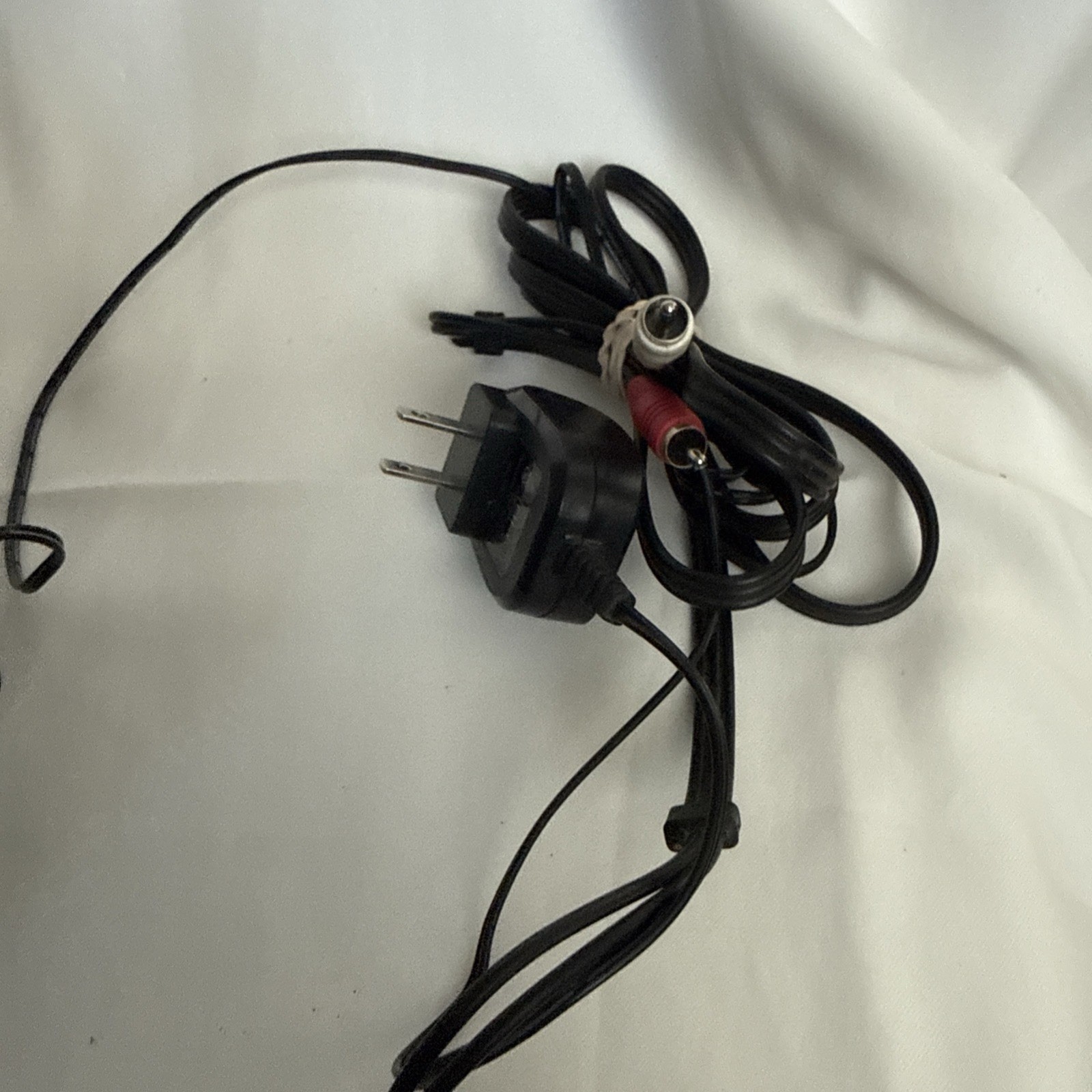 Artiste ADH300 Wireless TV Headphones 2.4GHz Rechargeable with Dock & Audio Cord