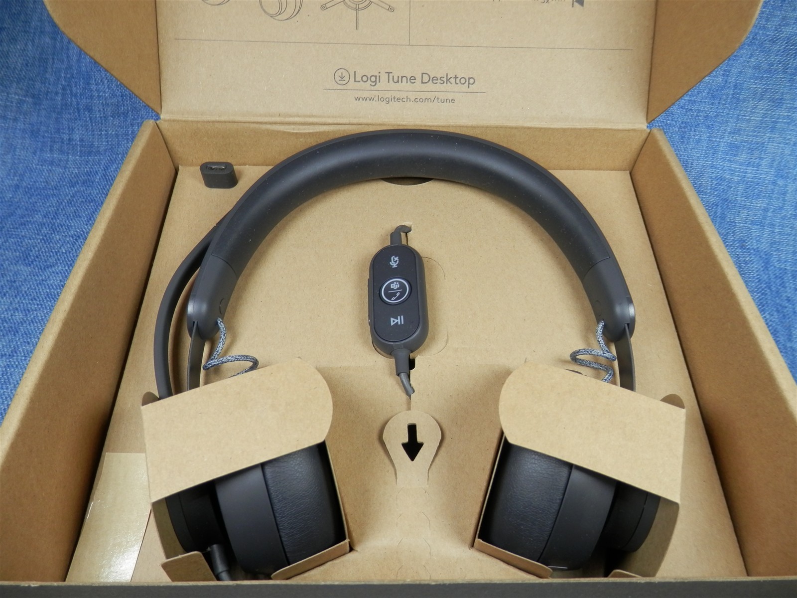 Logitech Zone Wired USB-C Noise Cancelling Headset with USB-A Adapter – OPEN BOX