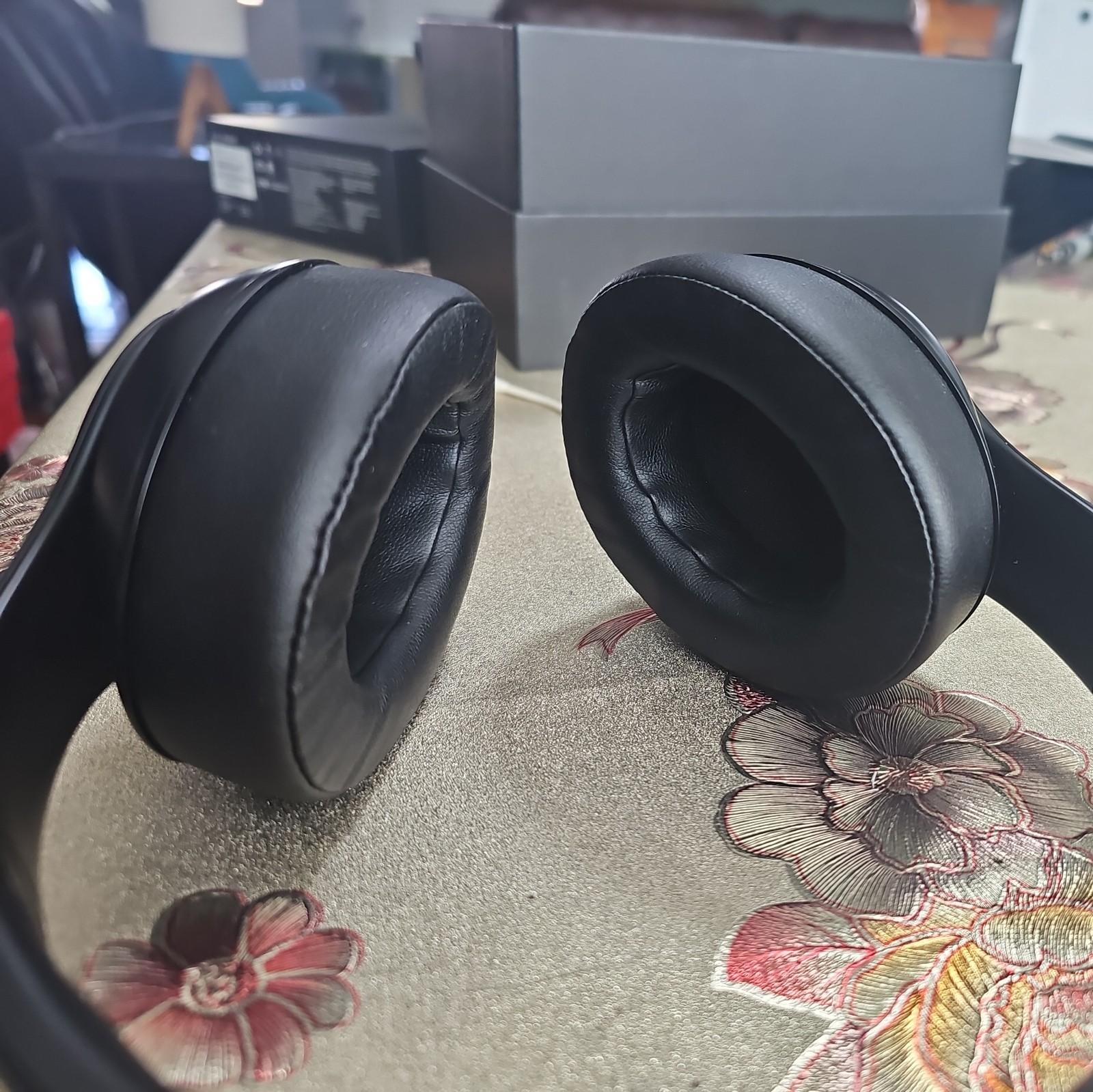 Beats by Dr. Dre Studio3 Over the Ear Wireless Headphones – Black