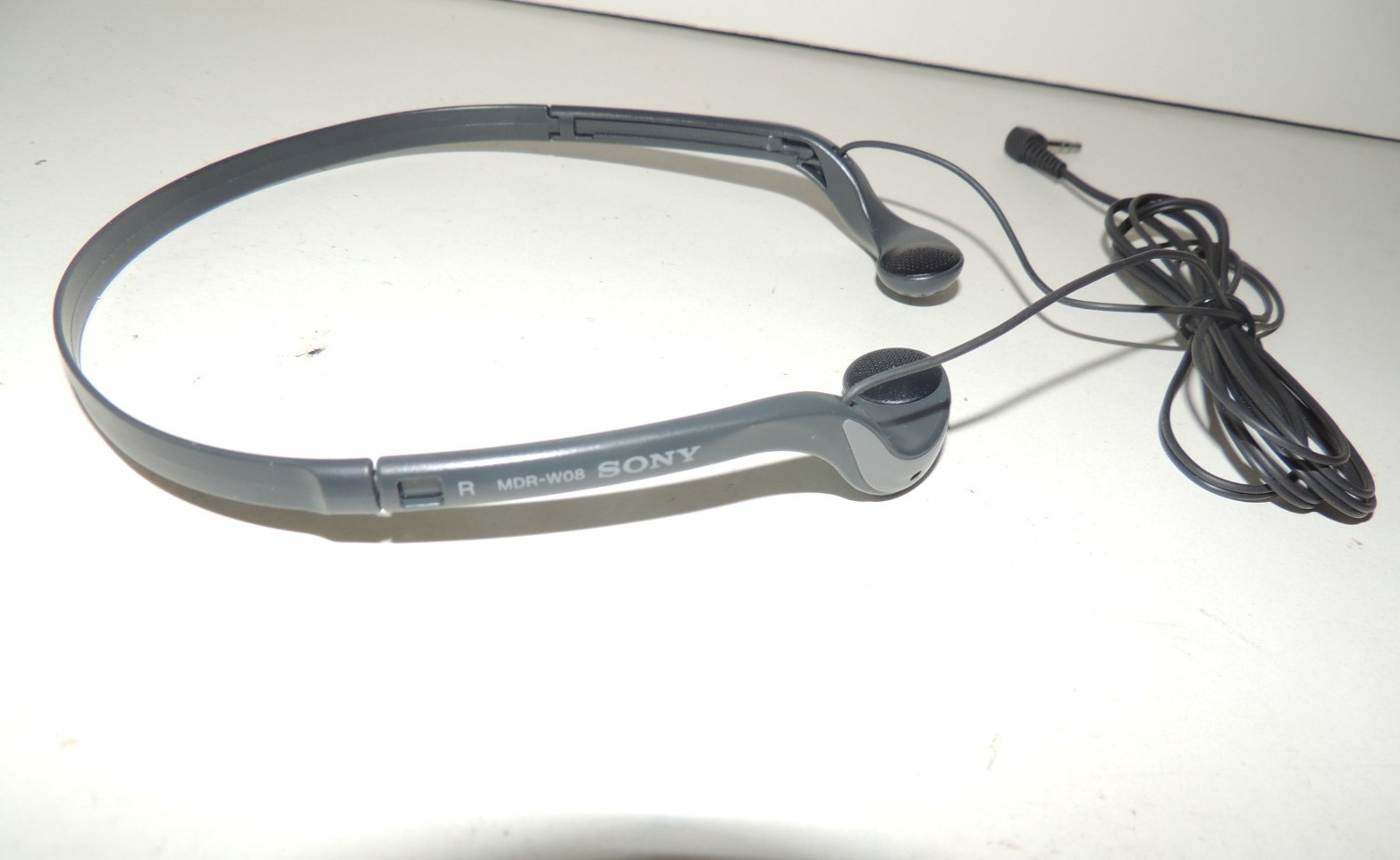Sony MDR-W08 Walkman Wired In Ear Adjustable Headphones – TESTED WORKING