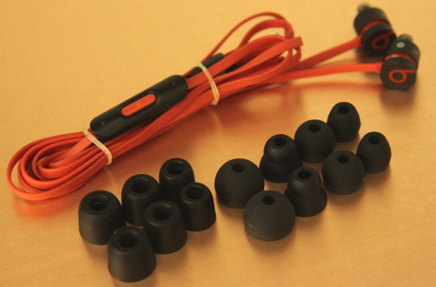 Beats By Dr. Dre Urbeats In Ear Headphones EarBuds -Black/Red W/7 Foam +Gel Tips
