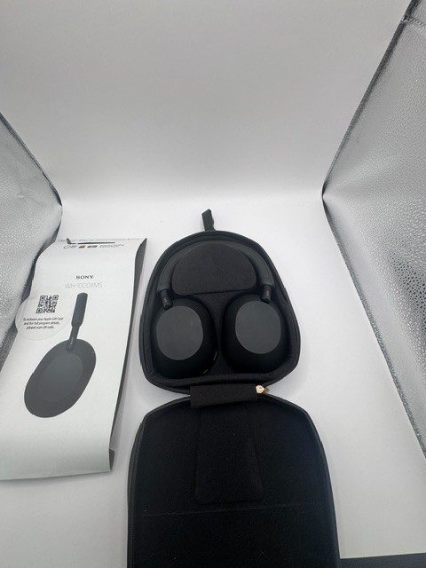 Sony WH-1000XM5 Wireless Noise Canceling Headphones – Black w Original Box