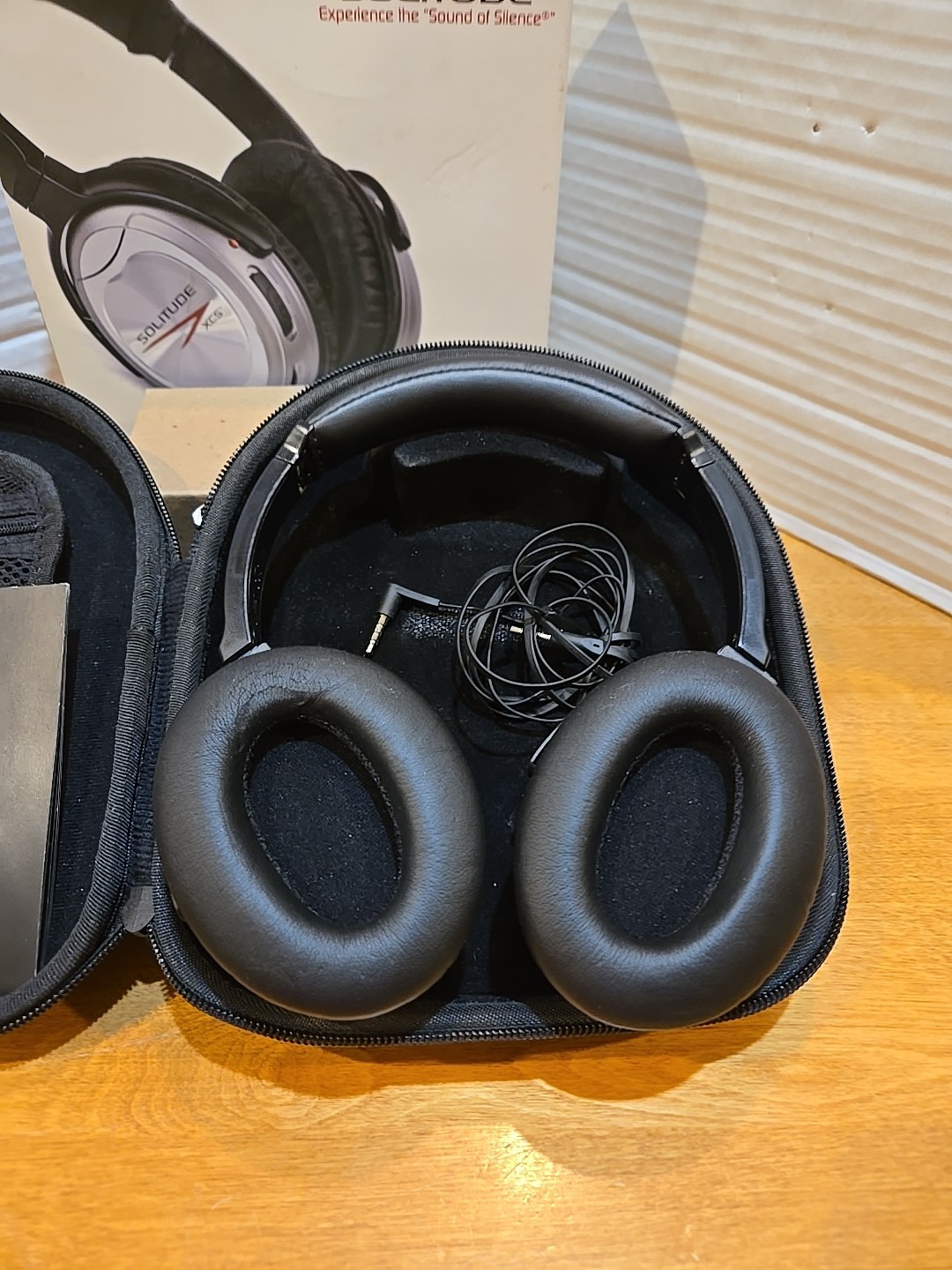 Solitude XCS Noise Cancelling Headphones & Carrying Case New Batteries Tested