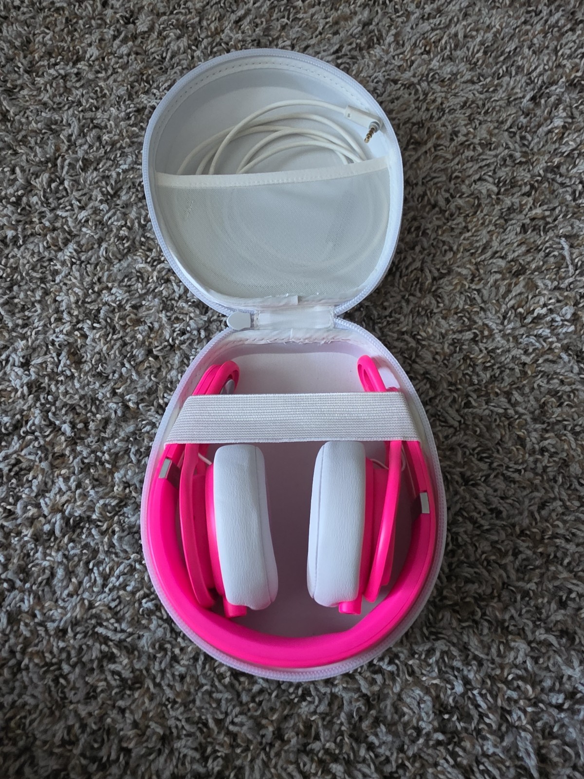 Beats by Dr. Dre Mixr Neon Pink Wired On-Ear Headphones + Case – Tested Great