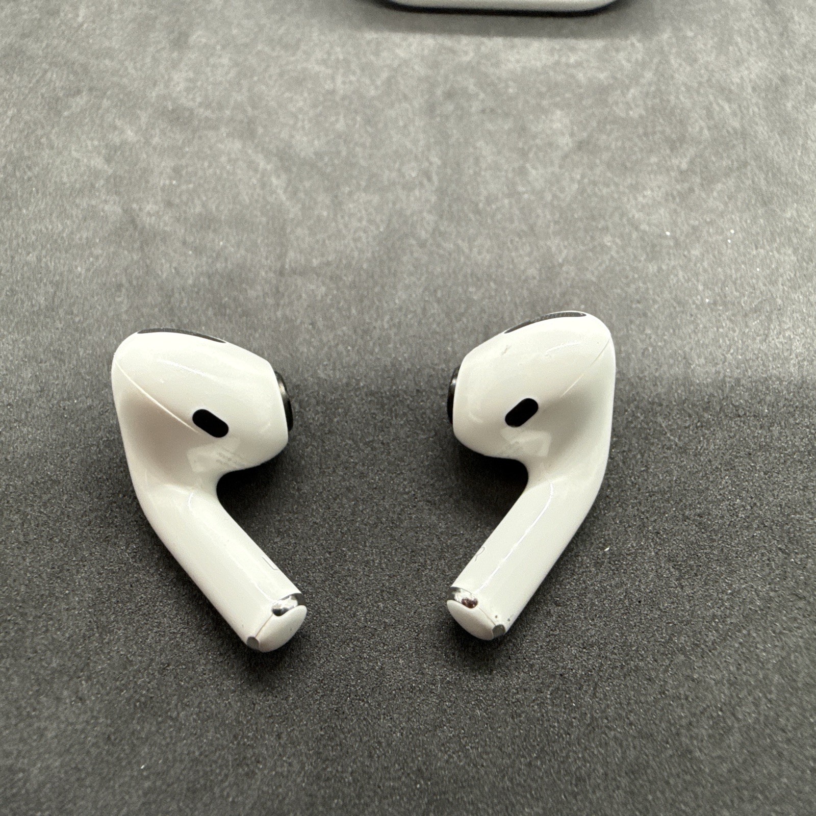 Apple AirPods Pro 1st Generation Bluetooth Earbud Headphones w/ Case PARTS A2084