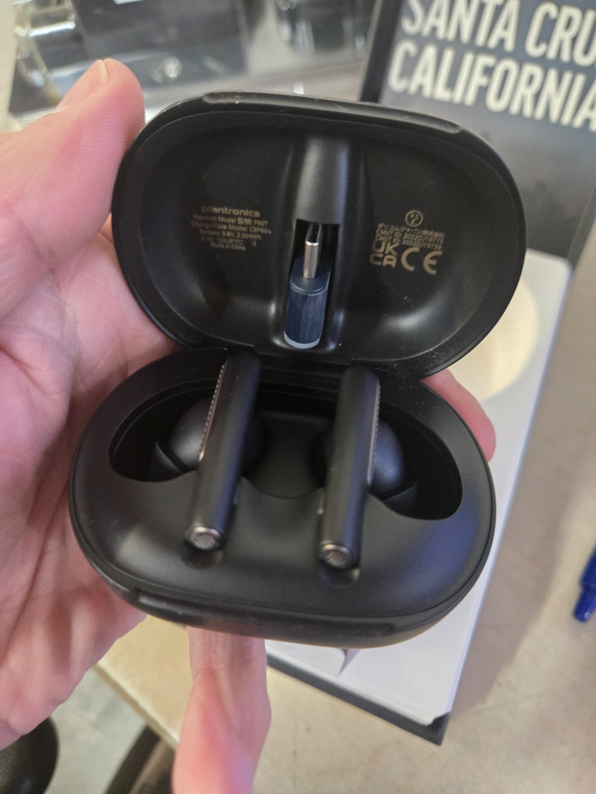 NOB 7Y8H2AA Poly Voyager Free 60+ UC Earset – Google Assistant Siri Stereo