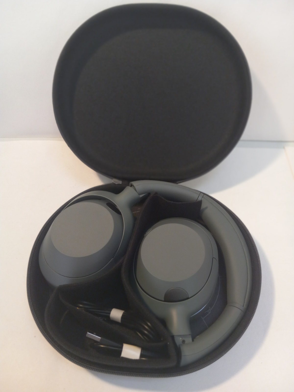 SONY WHULT900N/H Headphones Refurbished with Charging Cord