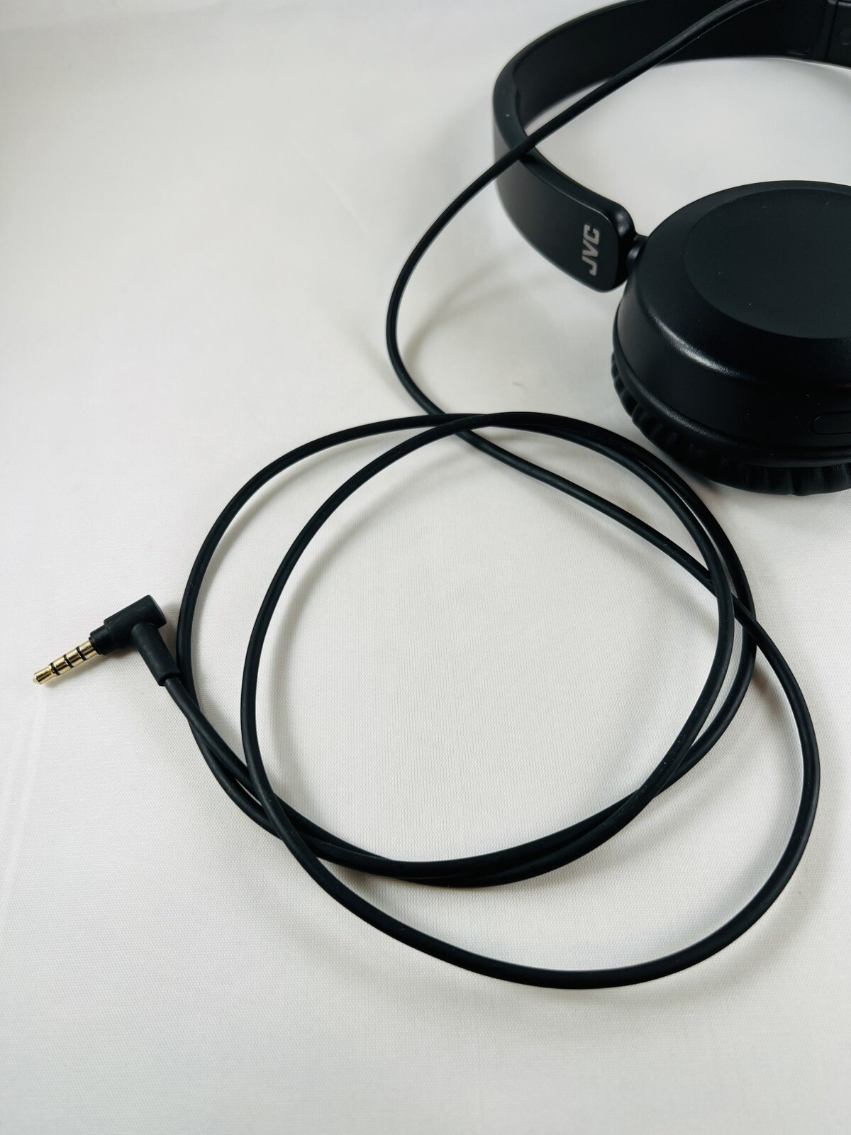 JVC HA-S31M Powerful Sound, Lightweight, Built-in Remote & Microphone, Black