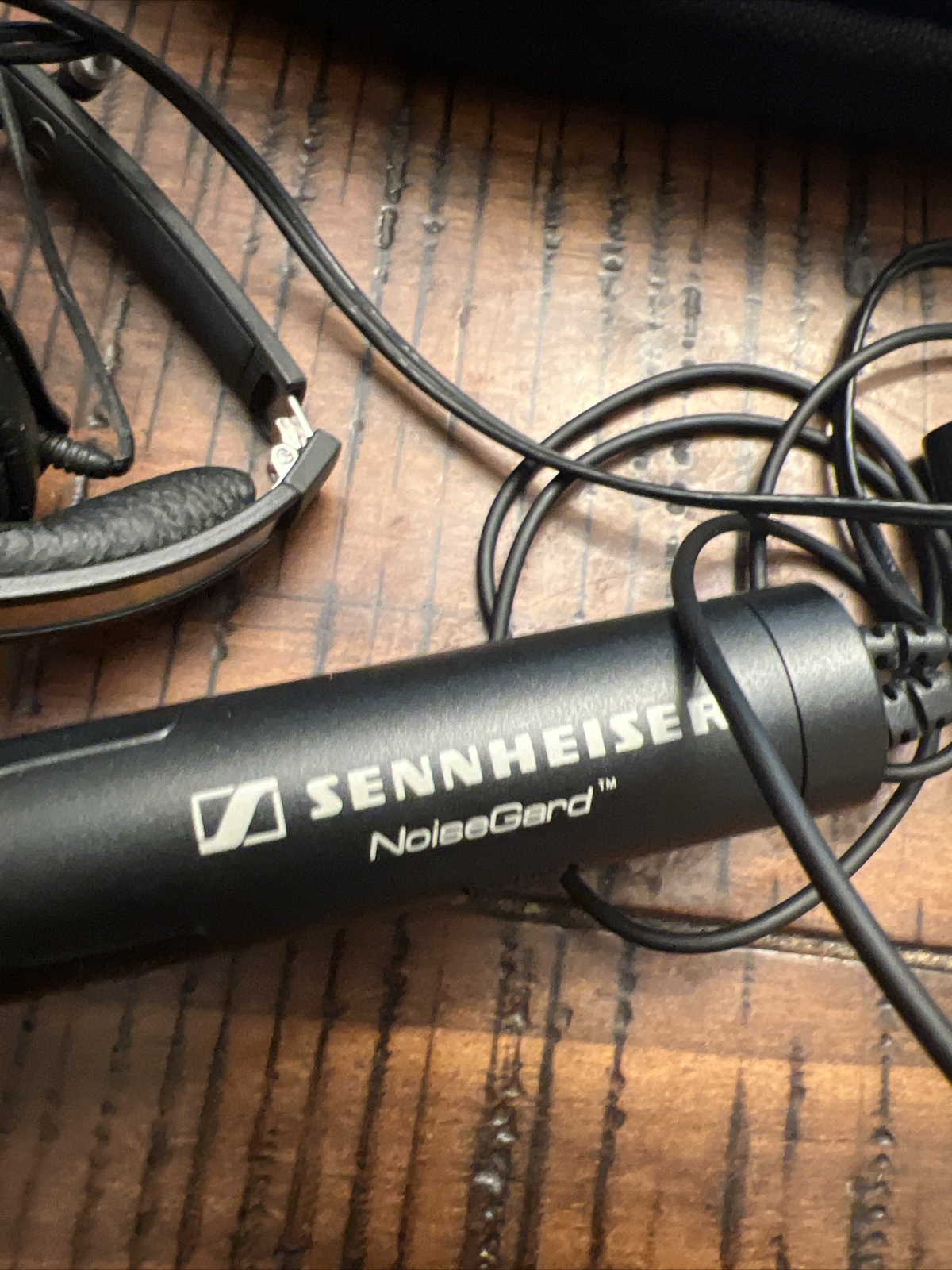 Sennheiser PXC250 Noise Gard Wired Travel Headset Color: Black
