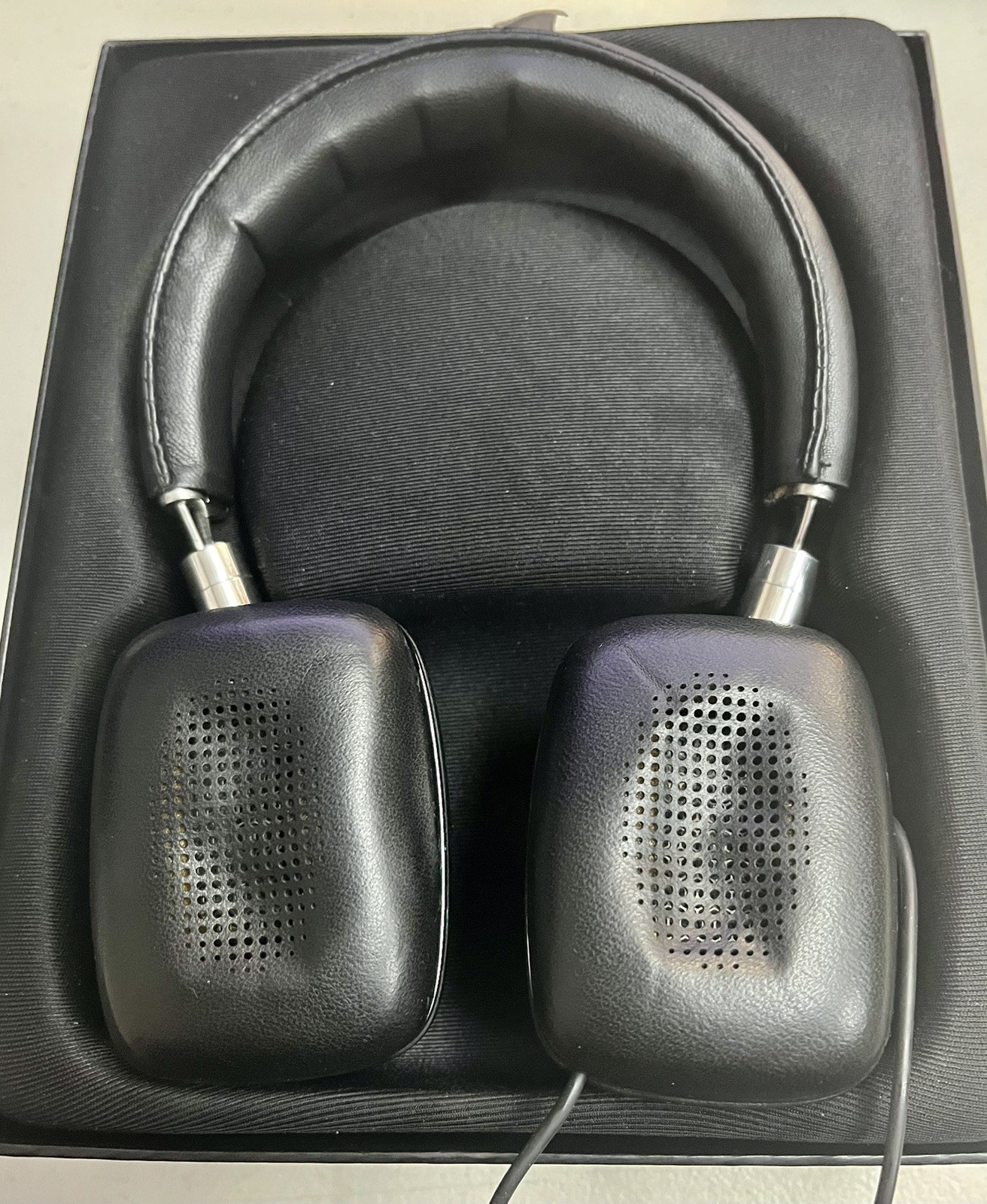 Bowers & Wilkins P5 series 2 WIRED Headphones – Black USED