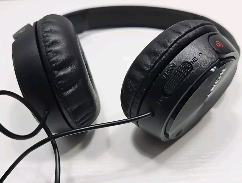 Sony MDR-ZX110NC Noise Cancelling Wired Headphones-Tested/Working