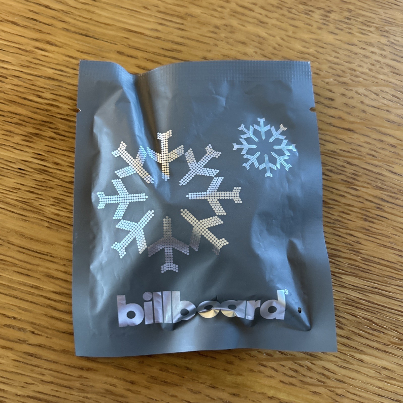 Delta Airlines Billboard Earbuds — Brand NEW Sealed package