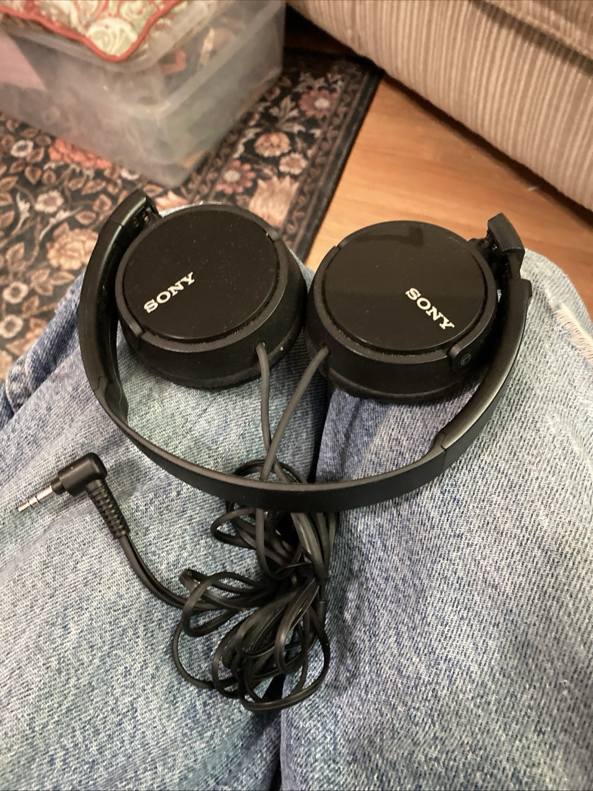 Sony Foldable Soft Leather Over Ear Headphones 4’ Cord Standard Jack Plug 3.5 MM