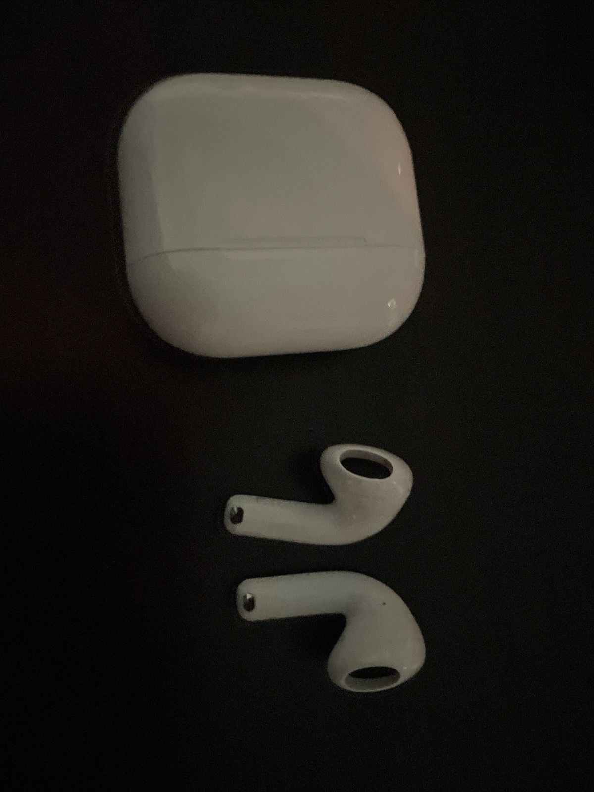 AirPods 4 with ANC