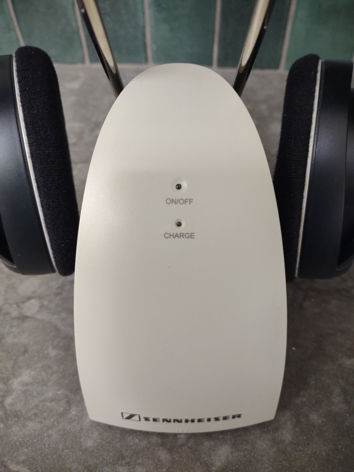 Sennheiser HDR 120 Wireless On-Ear Headphones with TR 120 Charging Base