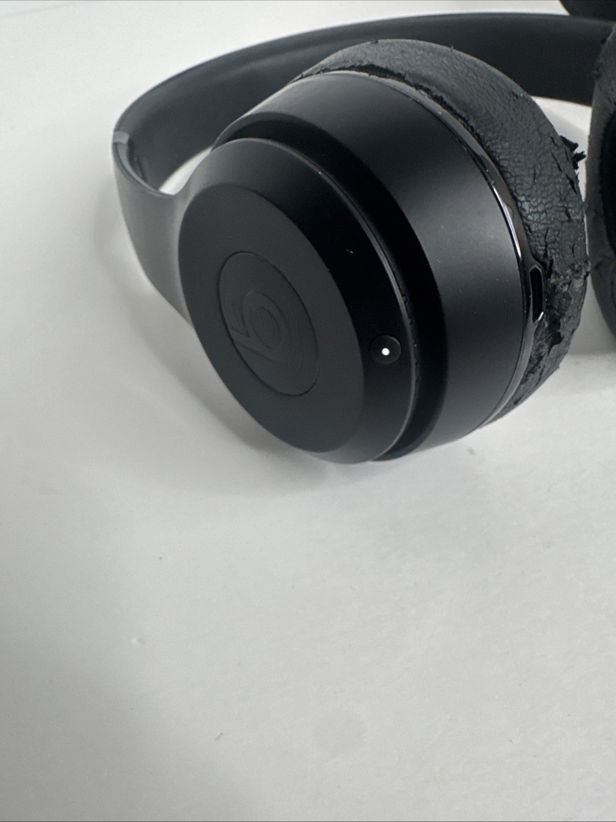 Beats by Dr. Dre Solo3 Wireless Over the Ear Headphone – Matte Black (A1796)