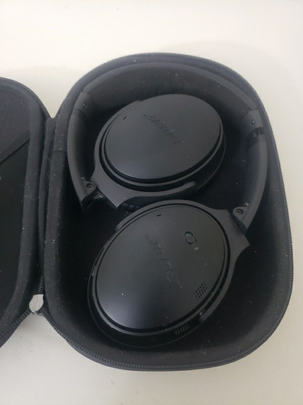 Bose QuietComfort 35 II BT Noise Cancelling Headphones • Excellent Condition