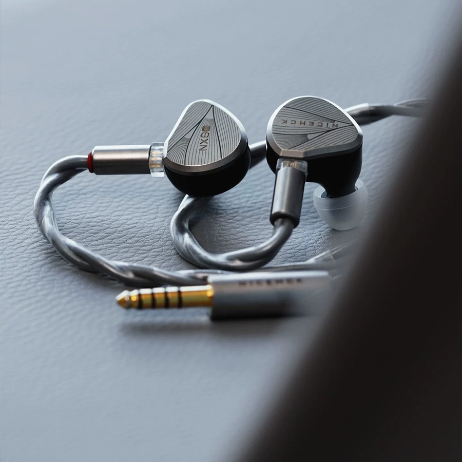 NiceHck NX8Ti Limited Edition Wired 1dd+ 6ba+1pzt In Ear Hifi Earphone