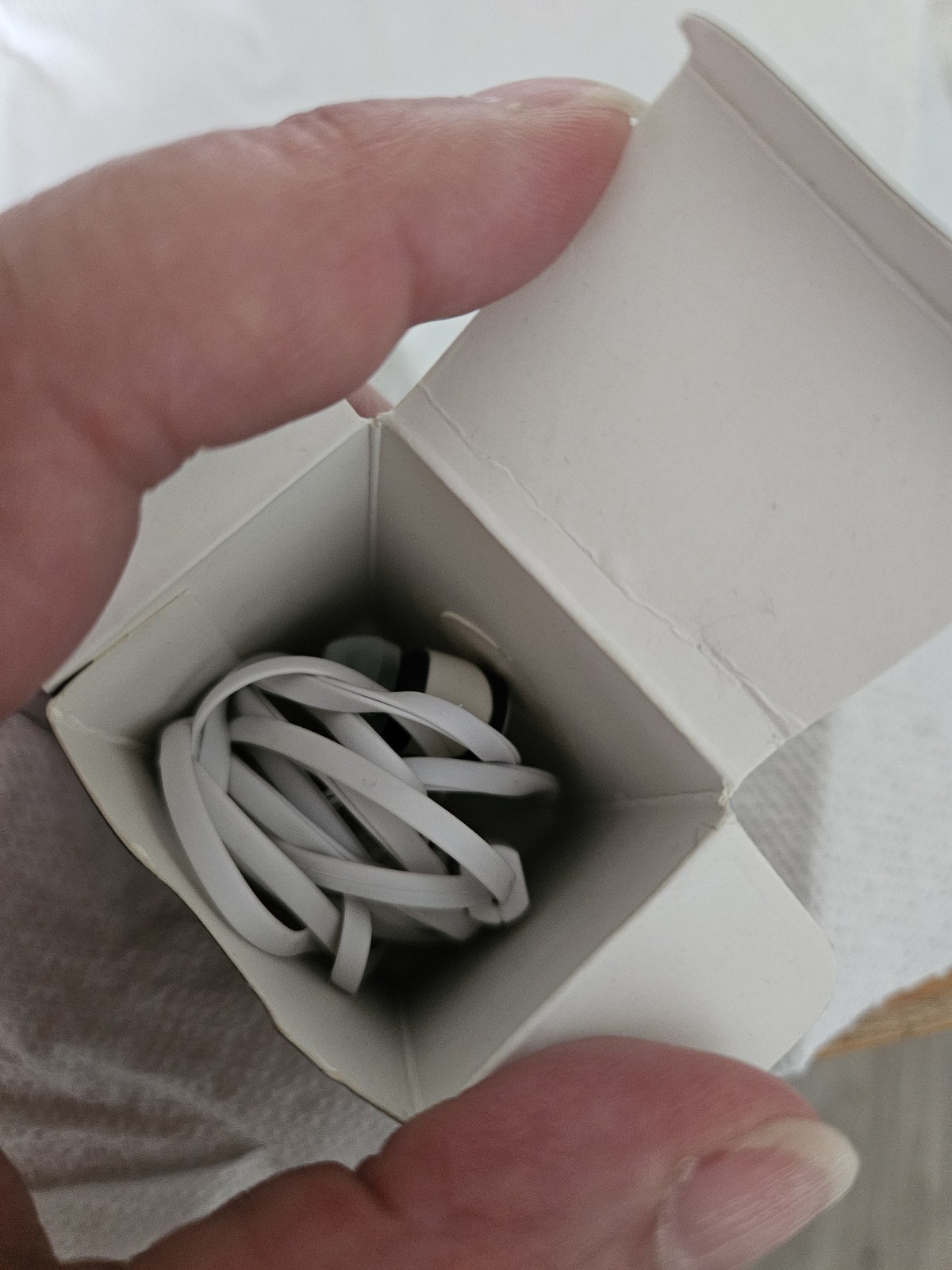 Skullcandy Hesh 3 Wired In-Ear Earbuds w/ On-Cable Mic/Remote 3.5mm White/Black