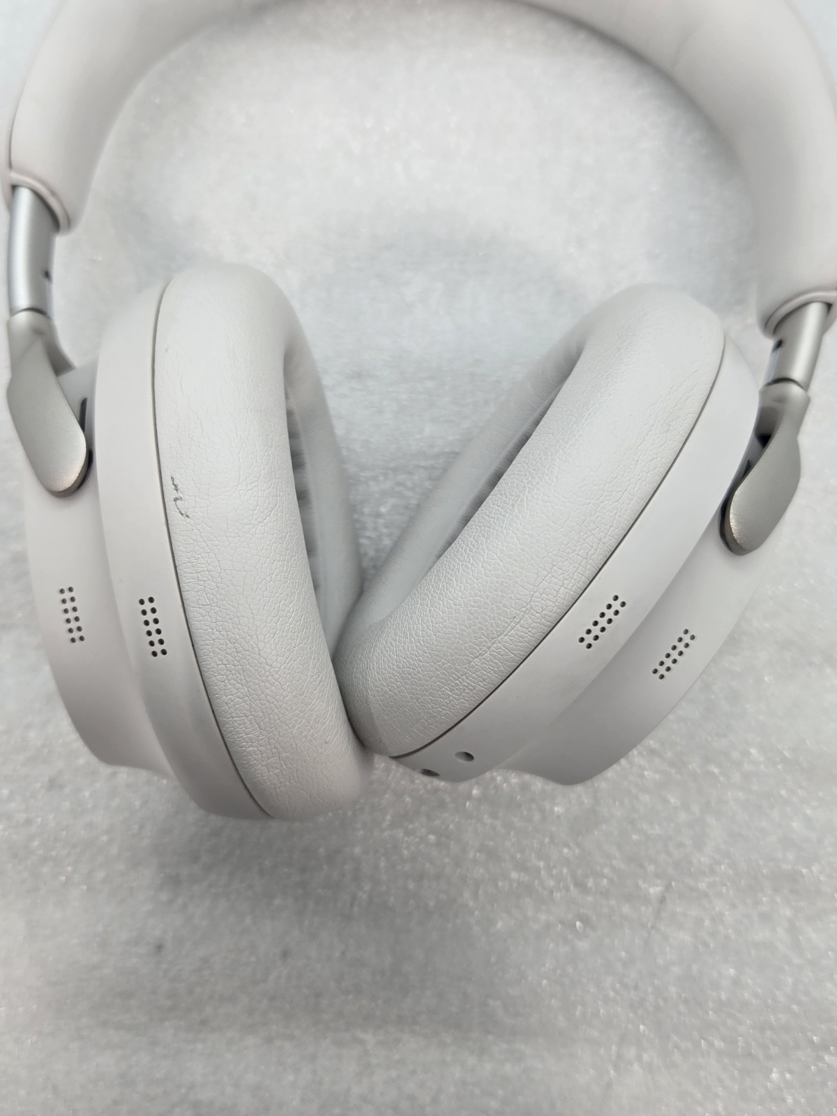 Bose QuietComfort Ultra Noise Cancelling Headphones White FAST FREE SHIPPING a