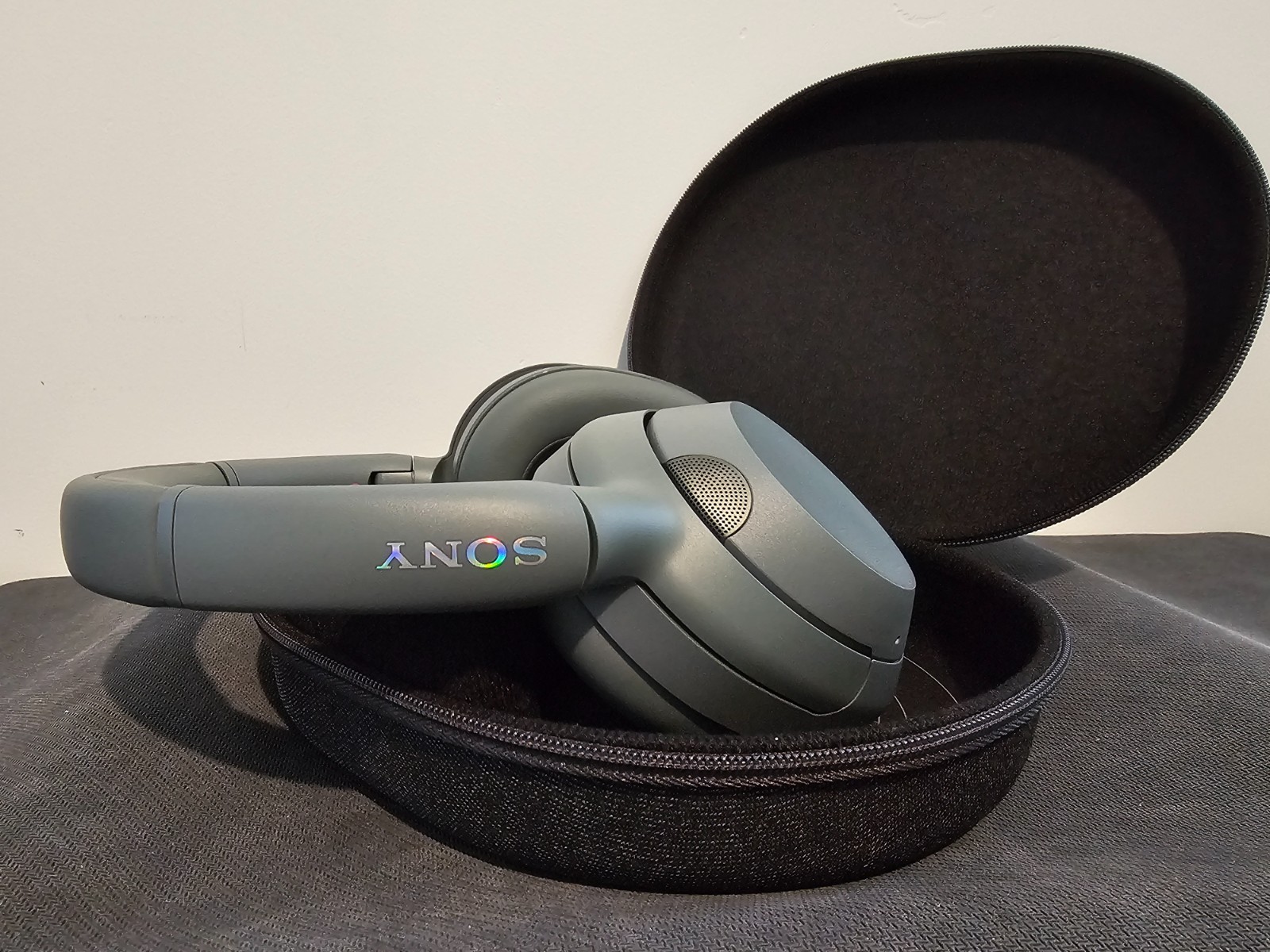Sony ULT WEAR 900N Wireless Noise Canceling Bluetooth Headphones – Forest Gray