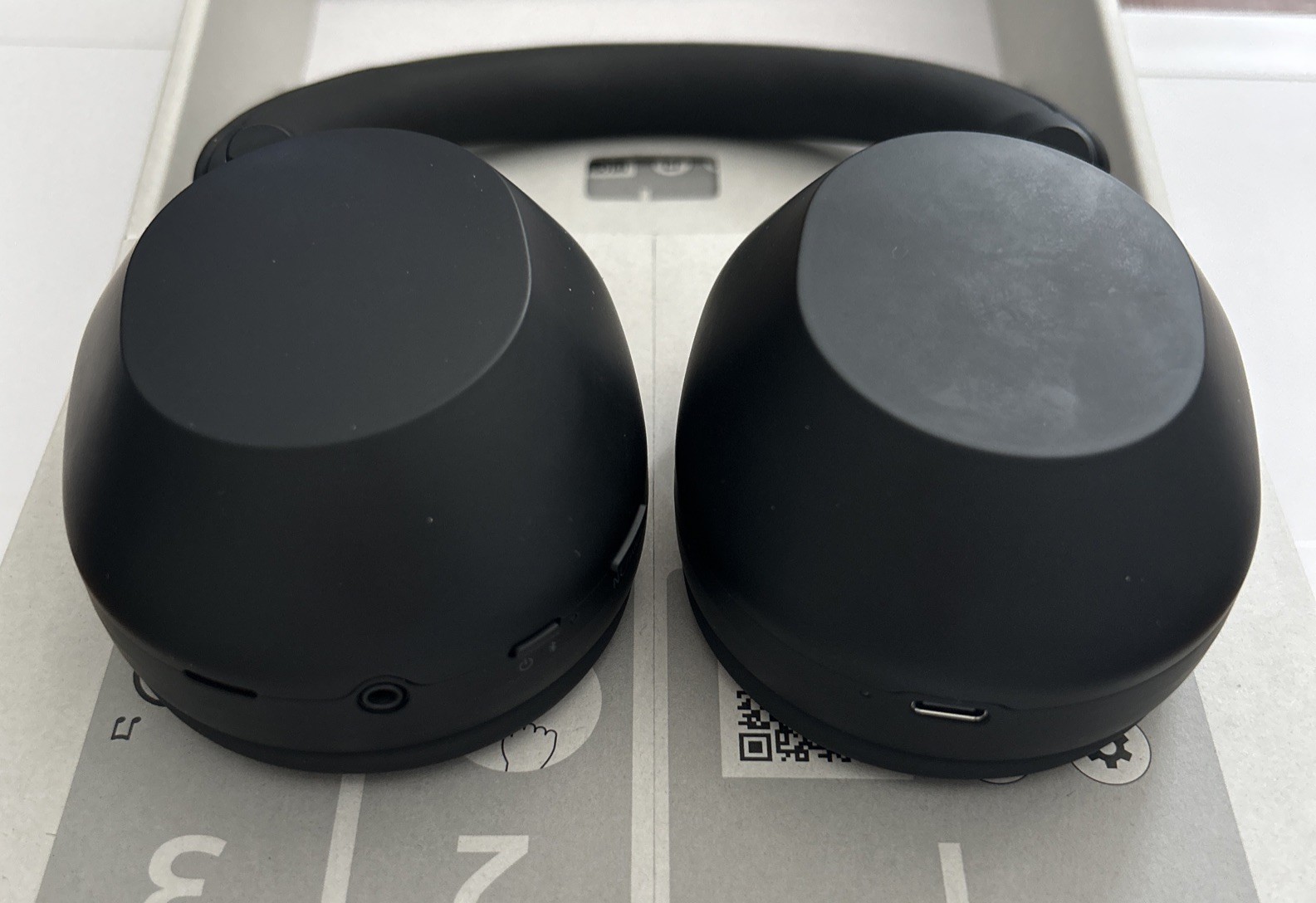 Sony WH1000XM5 SA Wireless Noise-Cancelling Over-the-Ear Headphones – Black VG