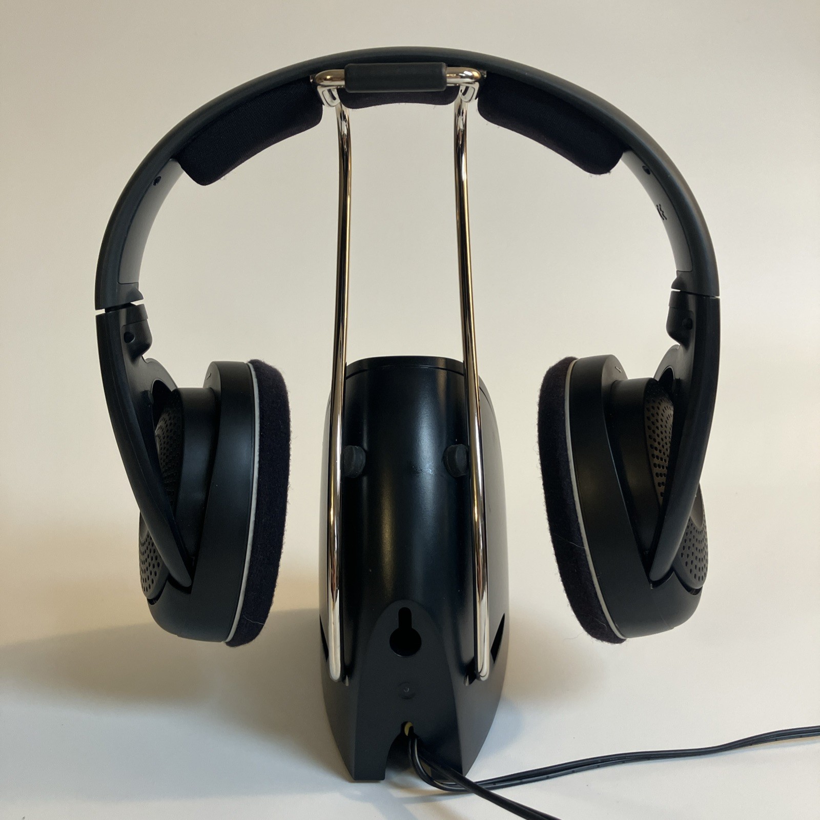 Sennheiser HDR 135 Wireless Headphones, TR135 Charging Dock Base & Manuals Works