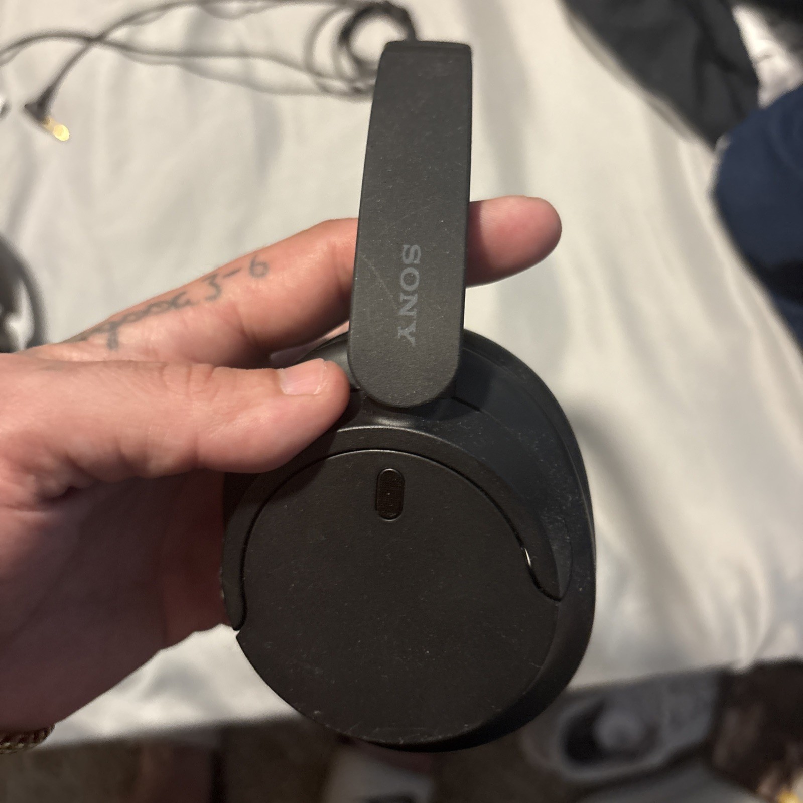 Skullcandy Hesh EVO S6HVW-N740 Bluetooth Wireless Sony Wh- Hc520 Headphones + 1
