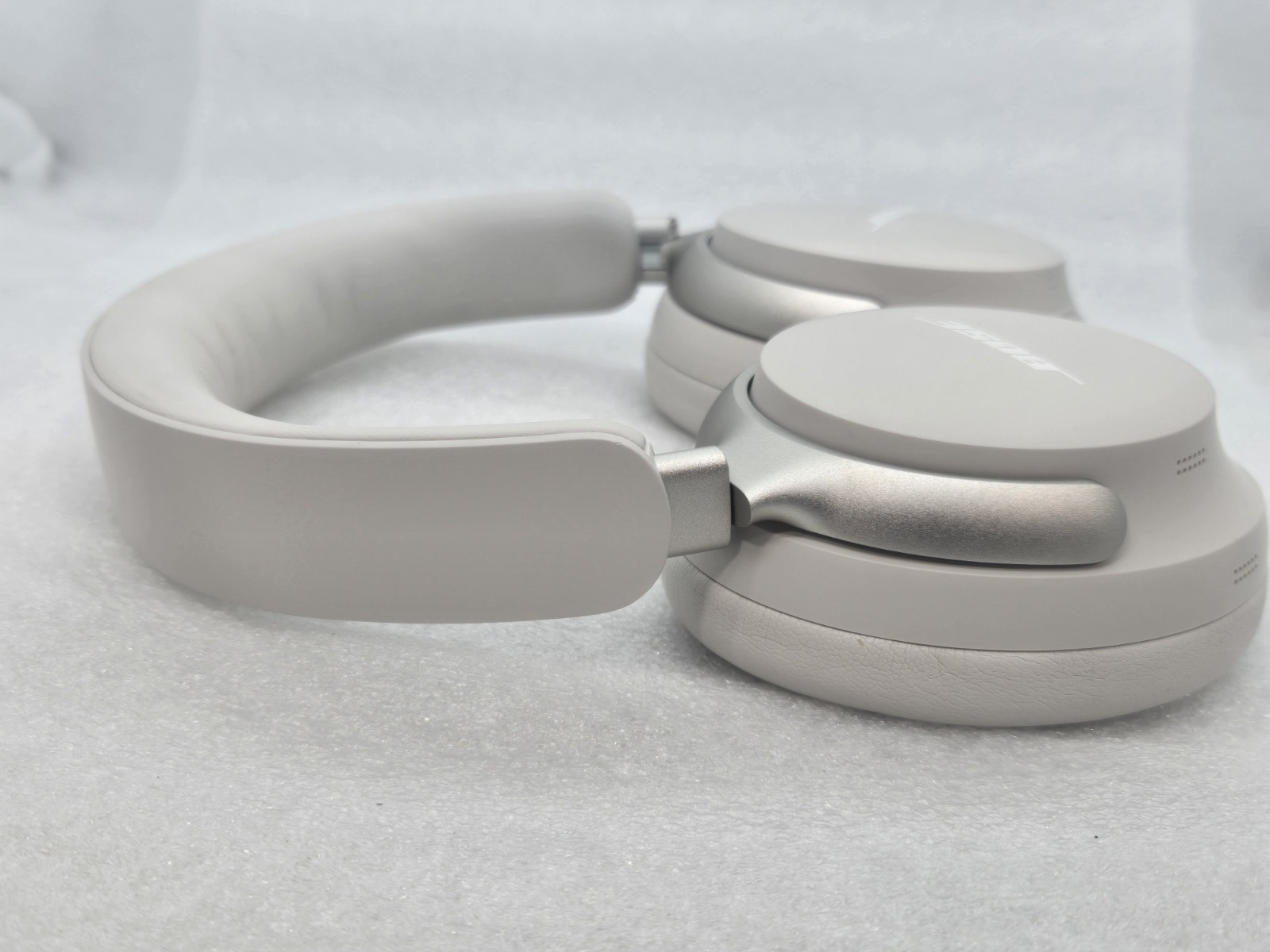 Bose QuietComfort Ultra Headphones 1st Gen White Smoke FAST FREE SHIPPING b