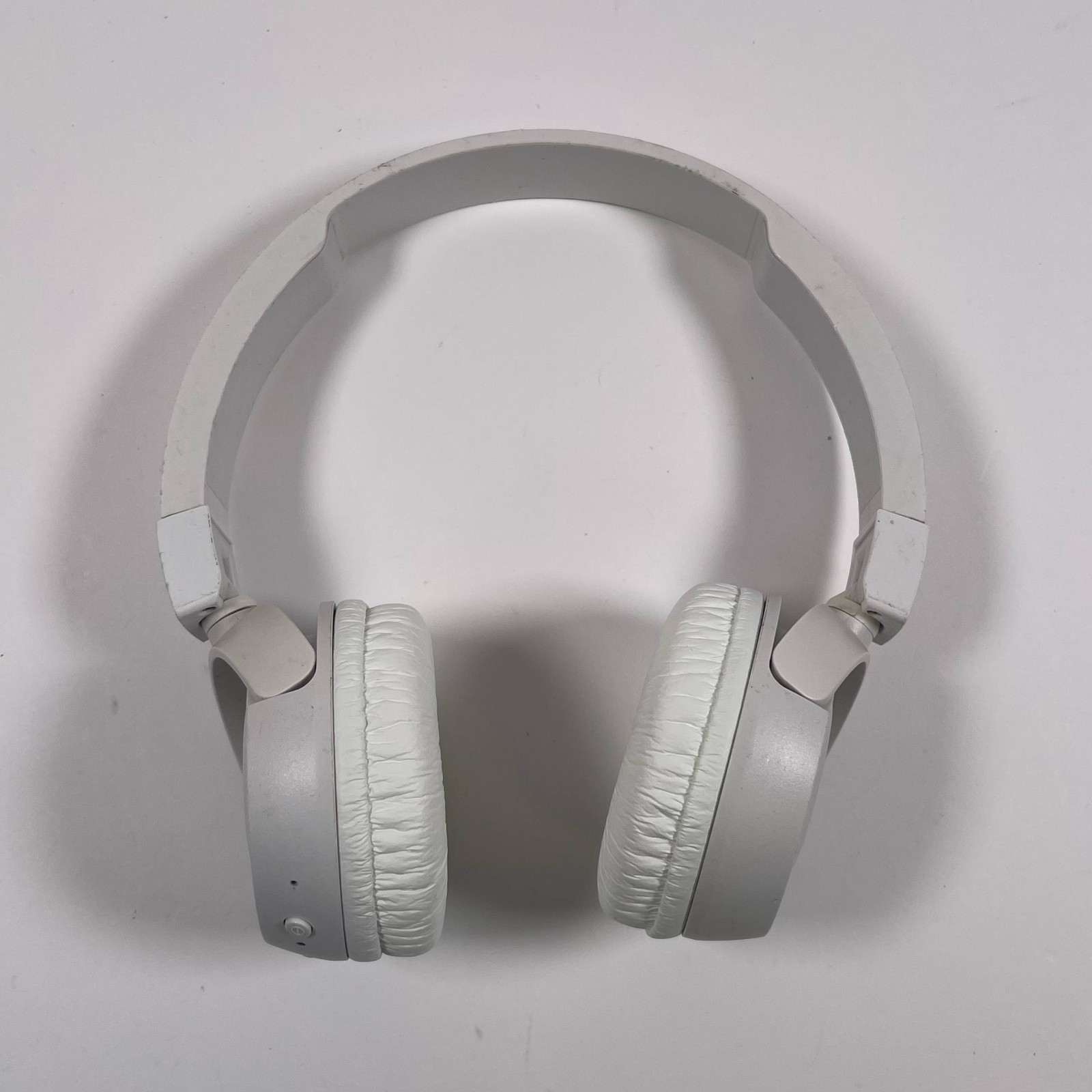 JBL T450BT Wireless On-Ear Headphones with Built-in Remote and Microphone White
