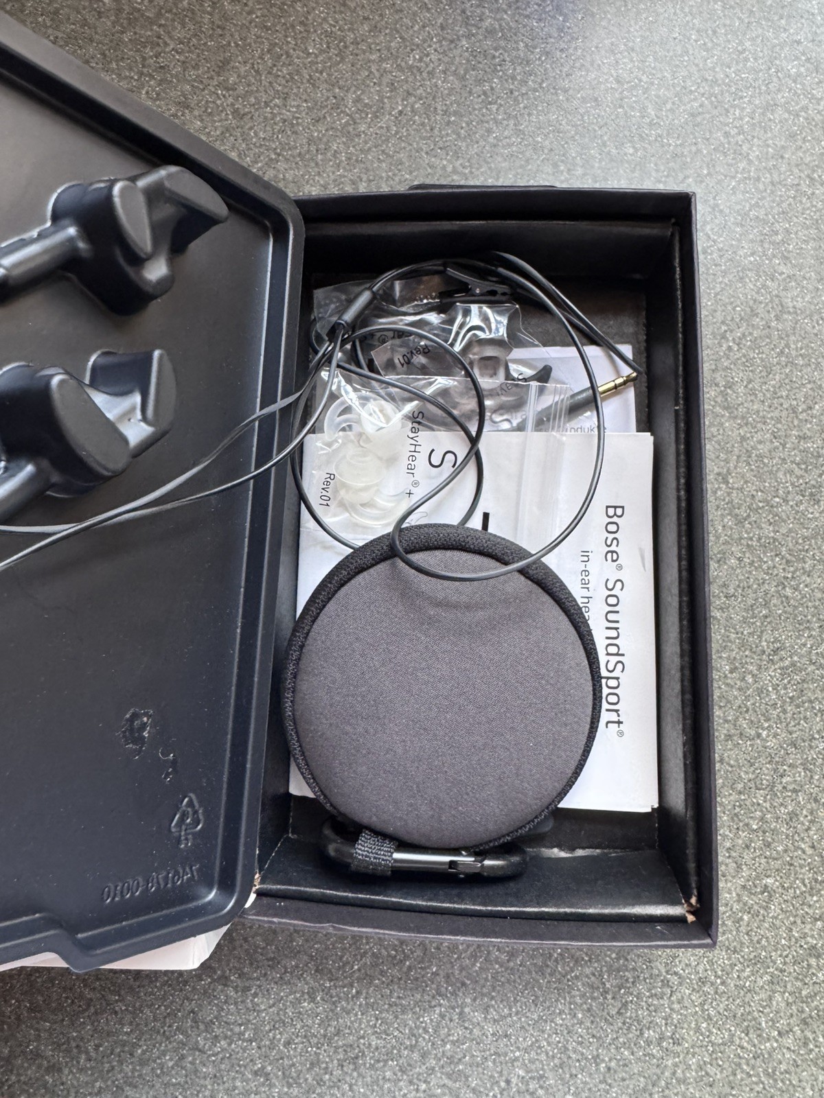 New,open box Bose SoundSport In-Ear Headphones3.5mm jack, (Charcoal)&Travel case