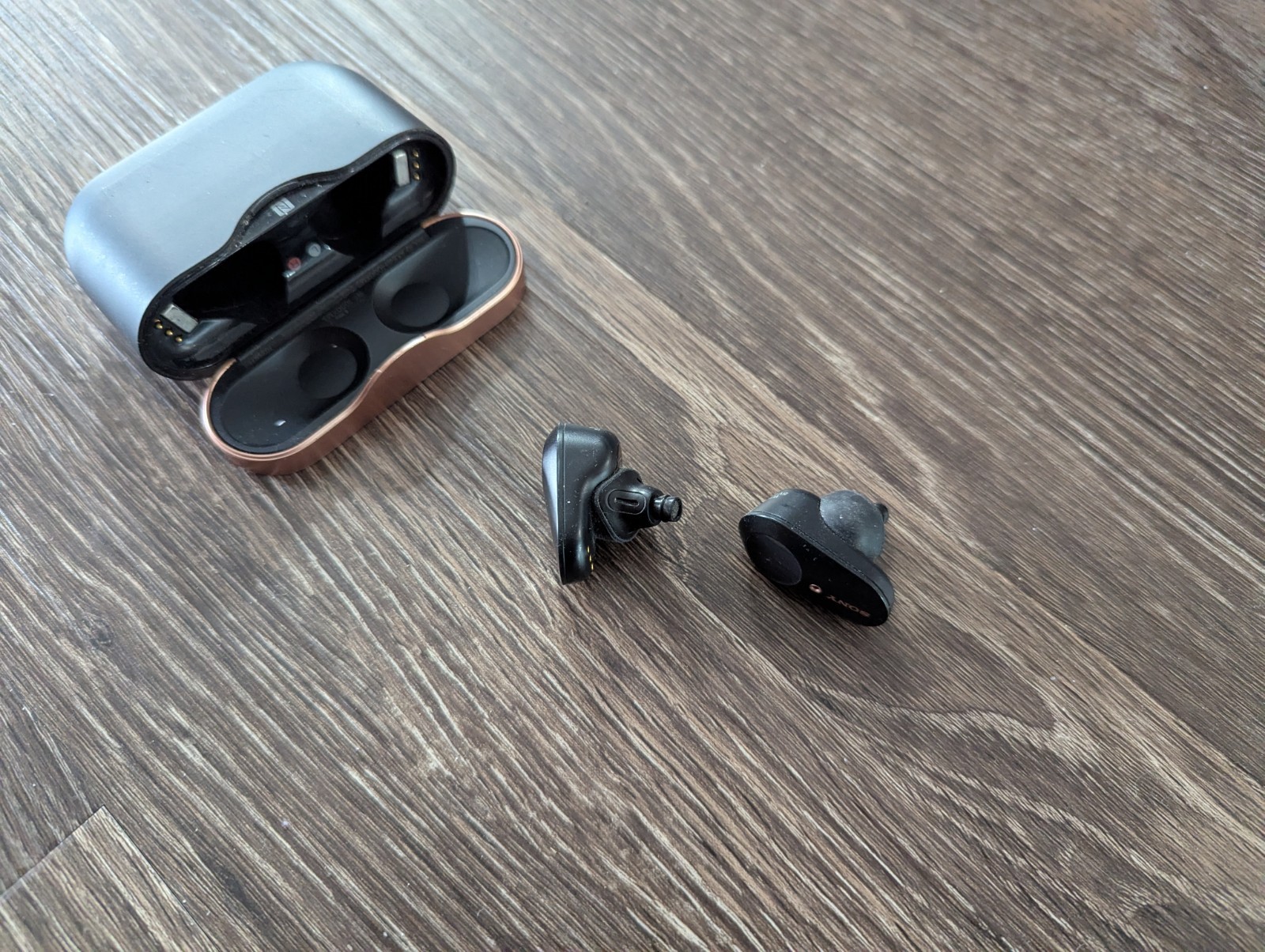 Sony WF-1000XM3 Wireless Noise Cancelling Earbuds – Black (with extra ear tips)
