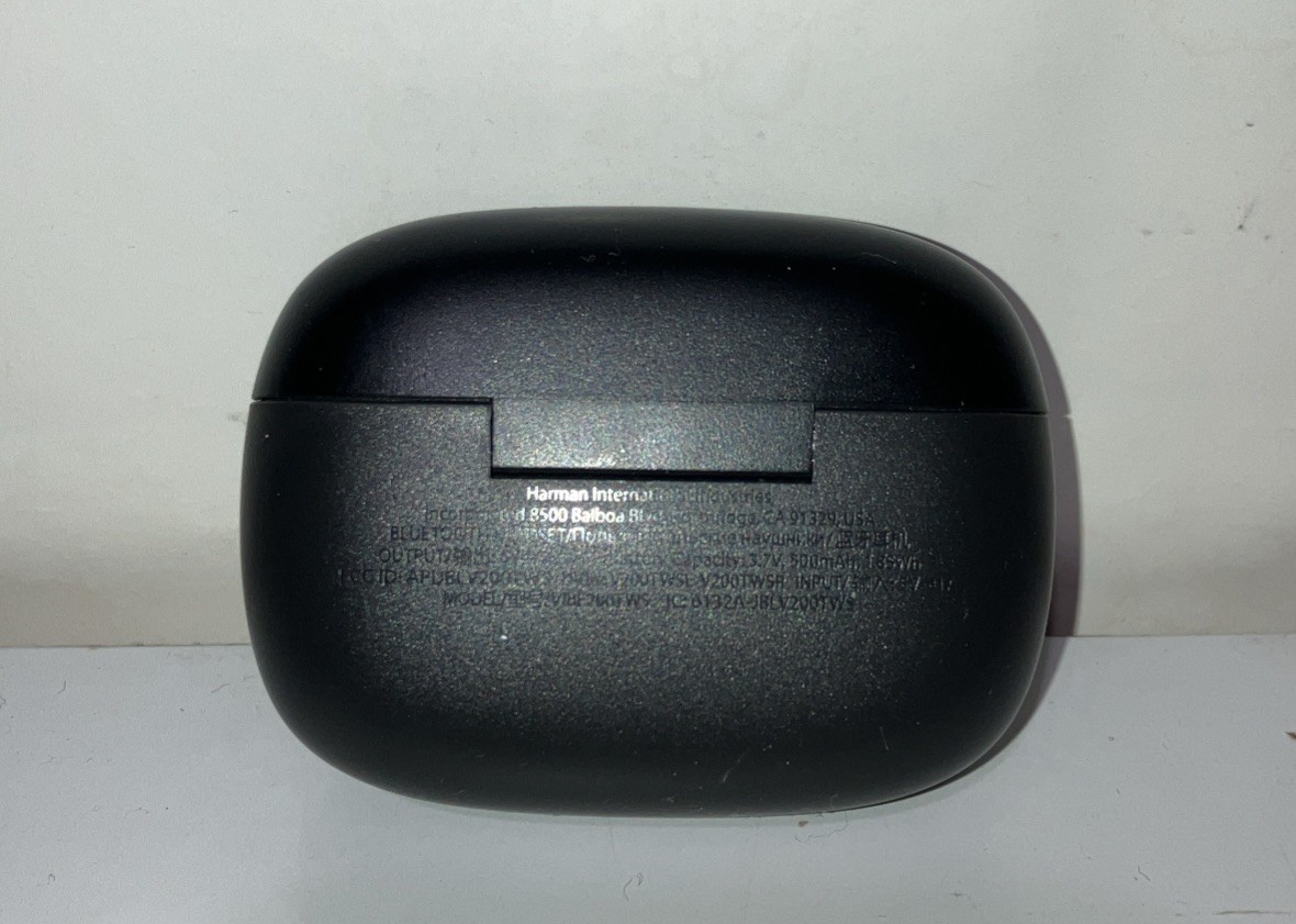 JBL Vibe Beam True Wireless In-Ear Headphones – Black, CASE and BUDS. – Nice!