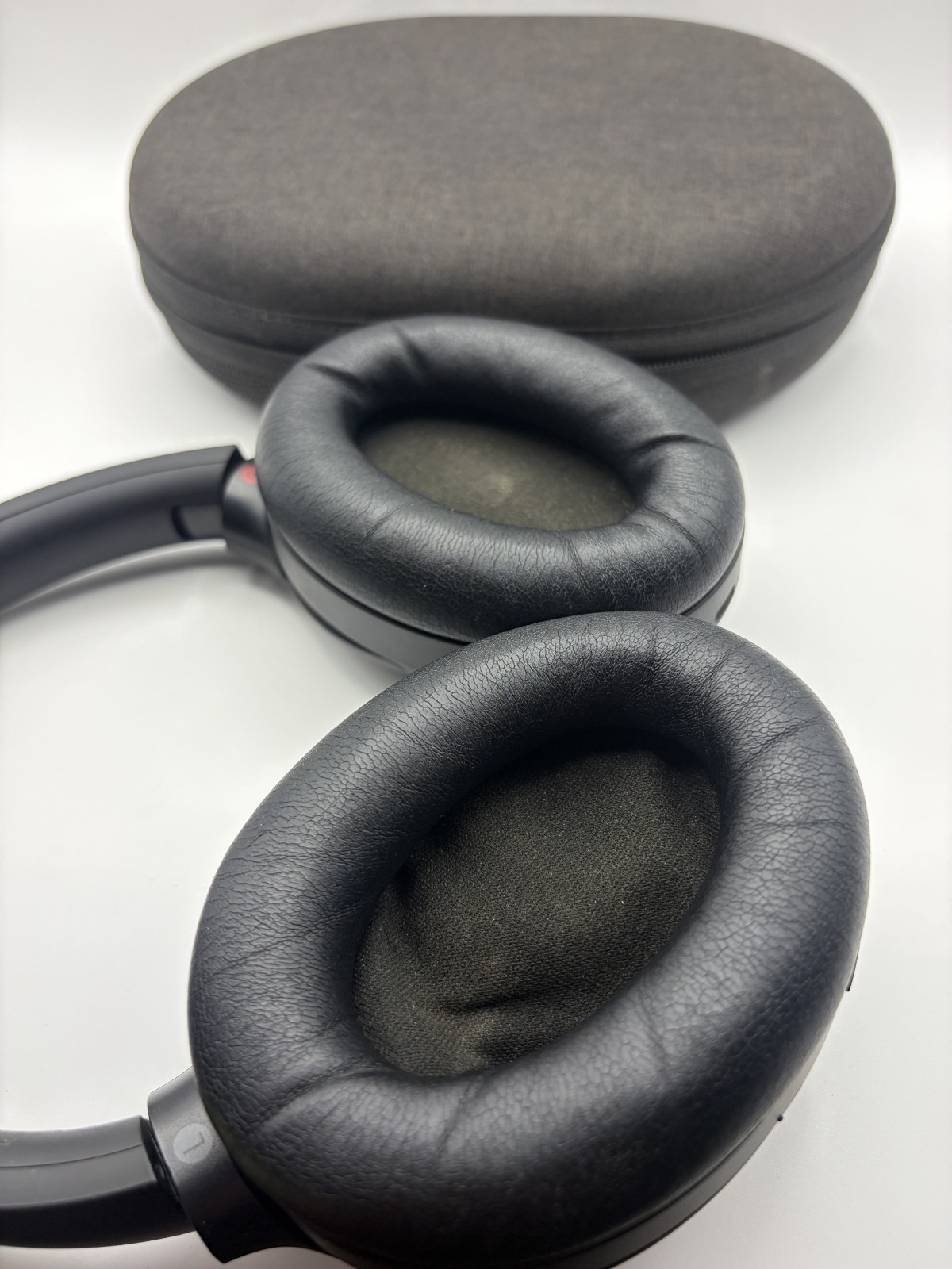 Sony WH-1000XM4 Black Wireless Noise Cancelling Over-the-Ear Headphones + Case
