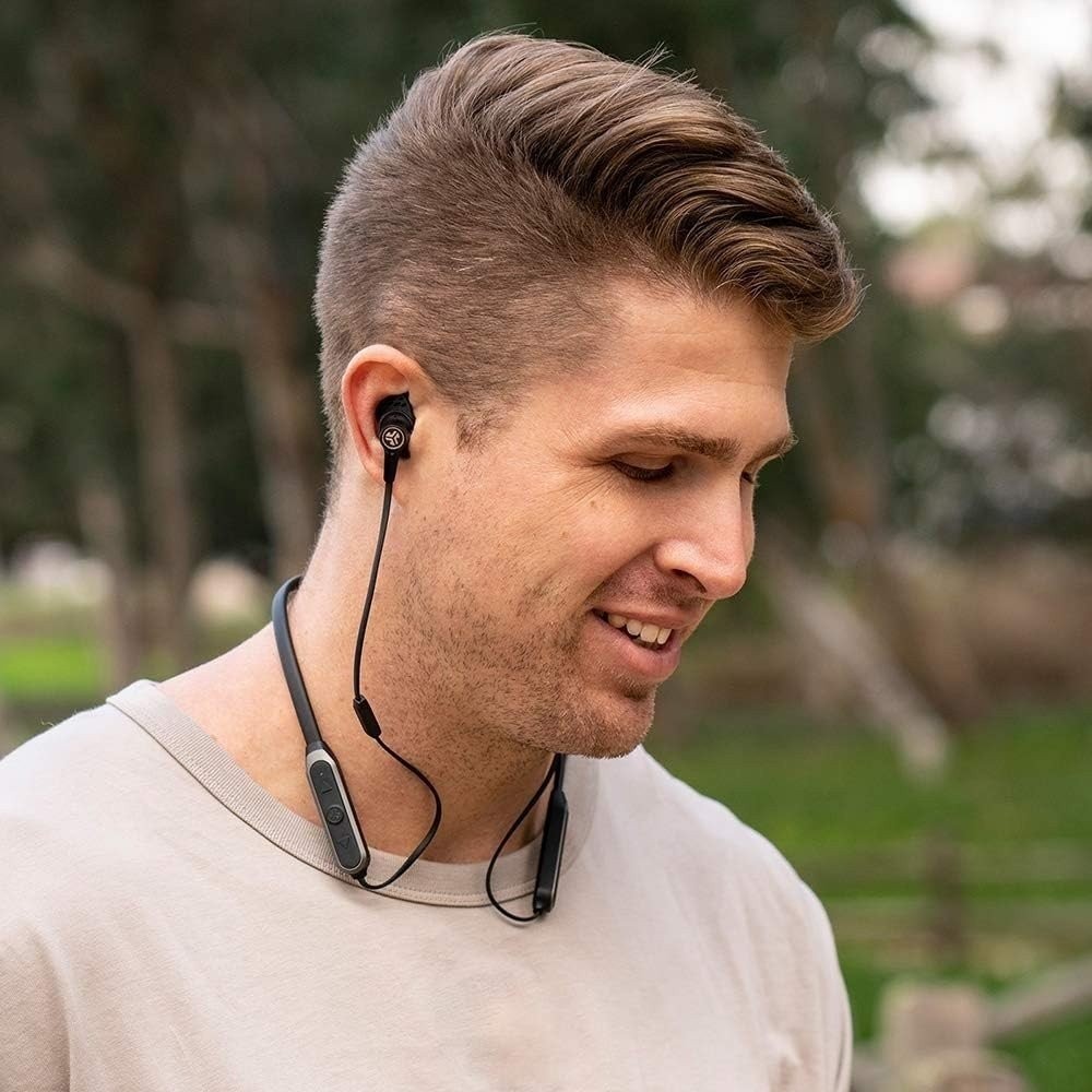 Jlab EPIC ANC WIRELESS In-Ear Neckband Earphone Black – Used- Short battery life