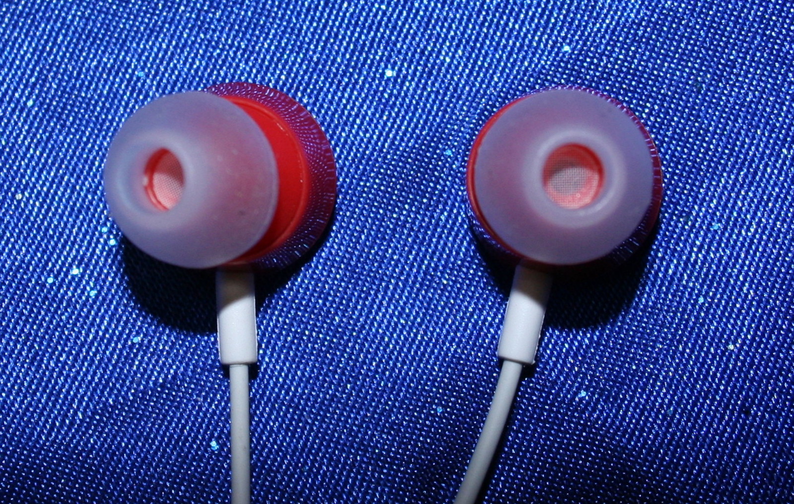 Wholesale Lot 20 New ATARI in Ear Red/White Earbud Ipod Iphone Headphones PG791G