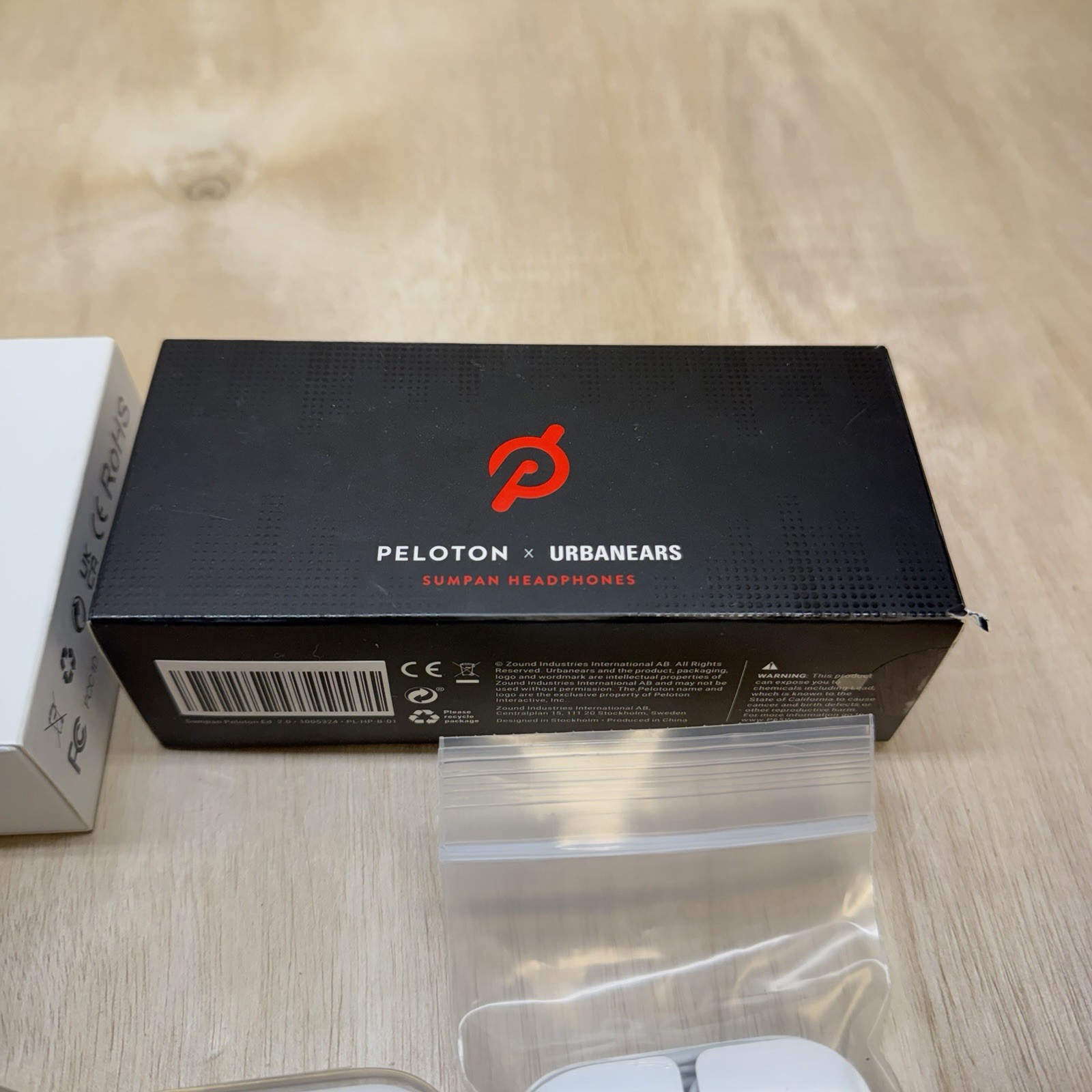 Wired Wireless Earbuds Mixed Lot of 11 JBL Apple Peloton Unbranded