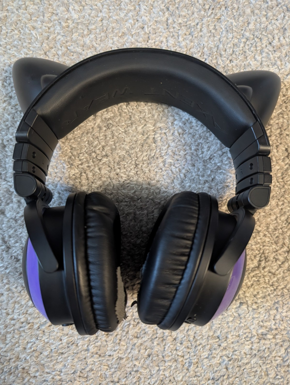 Brookstone Car Ear Light Up Headphones Black/Purple with case, box, mic, cables